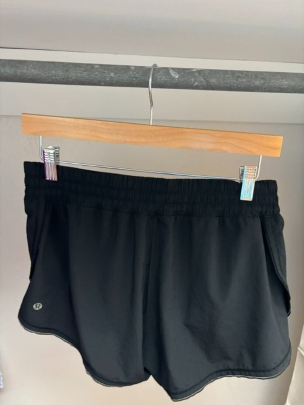 Lululemon Seek the Heat II Shorts 2.5 inseam - size 8